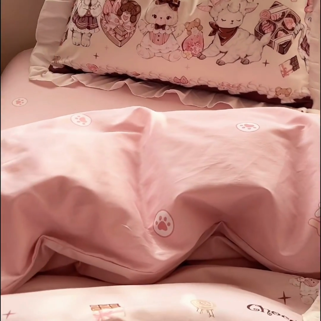 91家纺网 家纺一手货源 找家纺 浩诚 2025新款洛丽塔纯棉花边款四件套 草莓巧克力