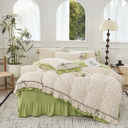 91家纺网 家纺一手货源 找家纺 （总）卡迪亚家纺 2025新款轻氧棉小碎花韩式花边床盖