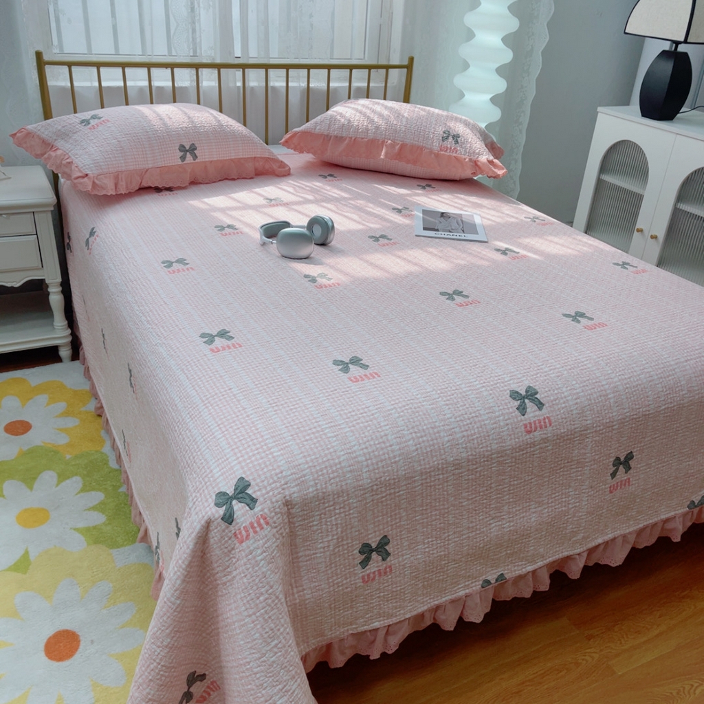 91家纺网 家纺一手货源 找家纺 暖居 2025春夏款高温砂洗棉花床盖三件套被套四件套同款纯棉夏被空调被四季 蝴蝶结粉色