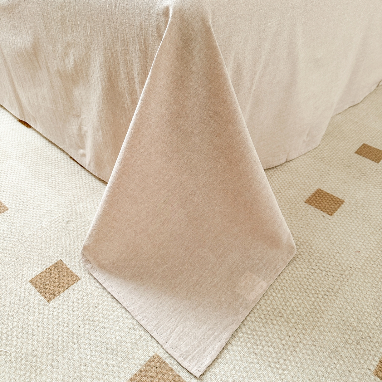 91家纺网 家纺一手货源 找家纺 嘉汀兰家居  2025新款A类母婴级有氧全棉色织水洗棉小清新印花床单单品单床单床单单件 深驼