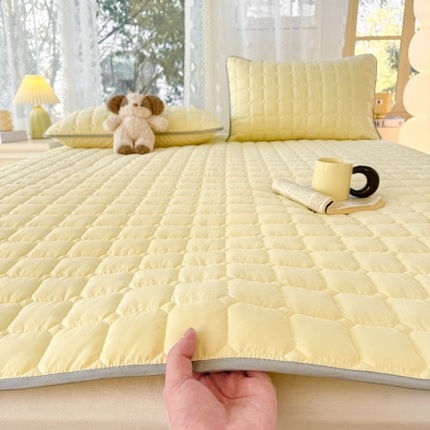 91家纺网 家纺一手货源 找家纺 （总）麒东家纺 2025新款ins纯色磨毛夹棉床垫