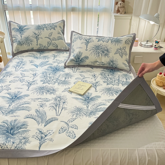 91家纺网 家纺一手货源 找家纺 川悦生活 2025新款600D立体宽边冰丝印花凉席 森林丛野-蓝