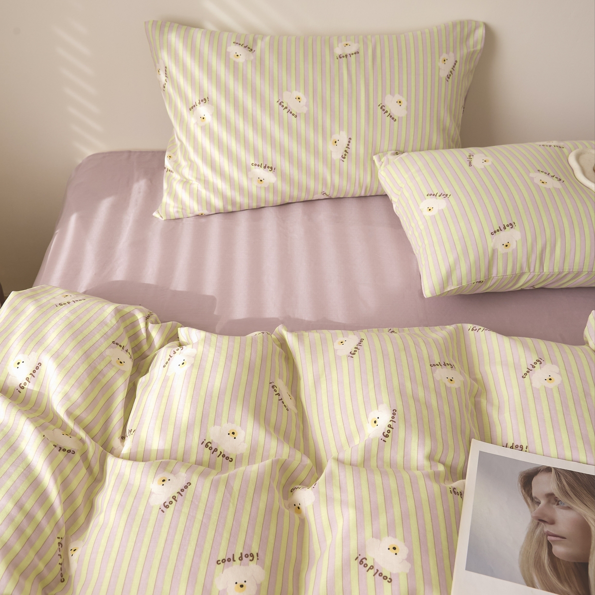 91家纺网 家纺一手货源 找家纺 嘉汀兰家居 2025新款圆角花边款全棉纯棉A类母婴级有氧全棉双层纱亲肤全棉小清新印花四件套 卷毛狗狗