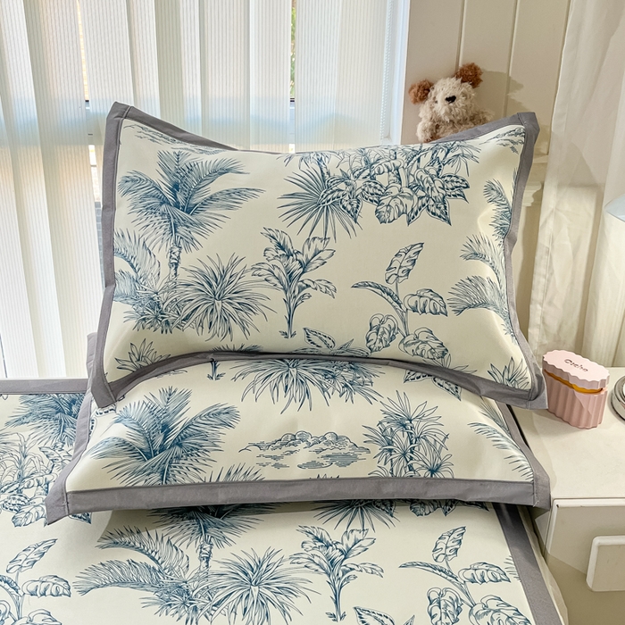 91家纺网 家纺一手货源 找家纺 川悦生活 2025新款600D立体宽边冰丝印花凉席 森林丛野-蓝