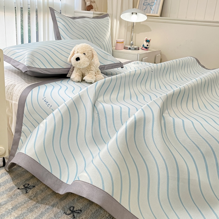 91家纺网 家纺一手货源 找家纺 川悦生活 2025新款600D立体宽边冰丝印花凉席 风起幸福