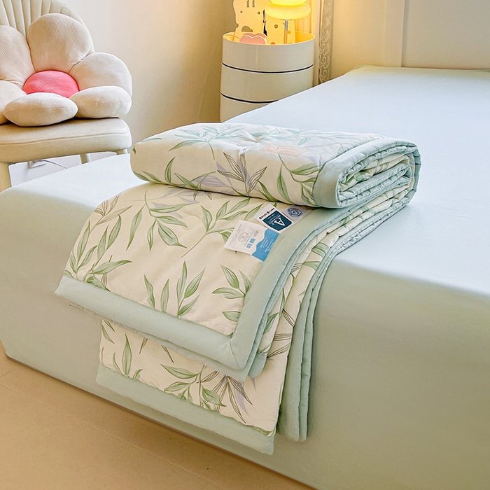 91家纺网 家纺一手货源 找家纺 金喜 2025新款全棉印花夏被可爱卡通风夏凉被薄被子夏被四件套 叶曲