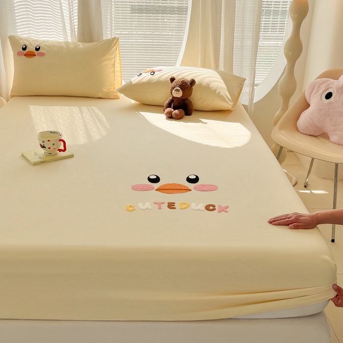 91家纺网 家纺一手货源 找家纺 眠帛家居 2025新款A类水洗棉卡通毛巾绣单床笠 鸭鸭