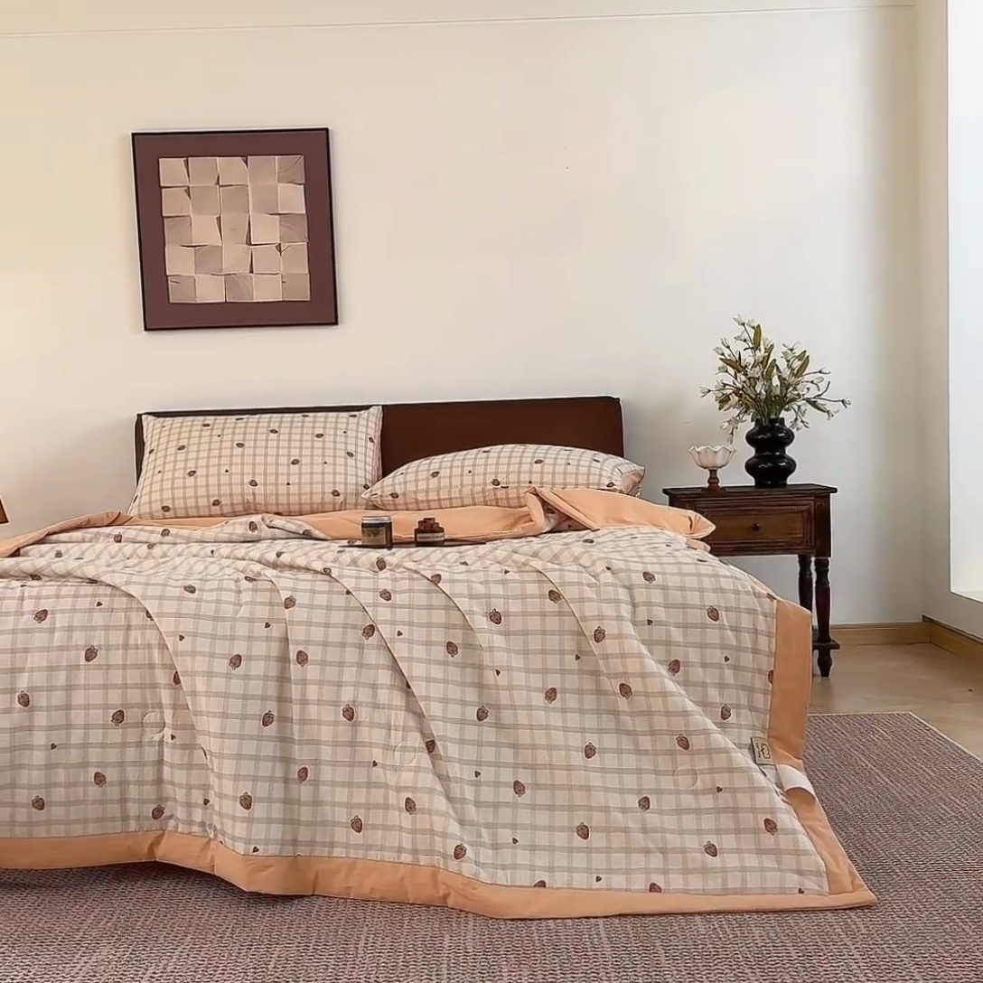 91家纺网 家纺一手货源 找家纺 吾诺 2025 全棉印花单层纱大豆夏被四件套夏凉被空调被子被芯全棉夏被 格子草莓