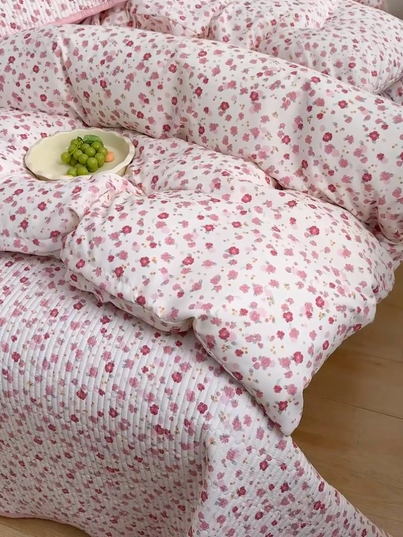 91家纺网 家纺一手货源 找家纺 赫梵茜 2025新款有氧针织双层纱单床盖床盖三件套床盖四件套 花语-粉