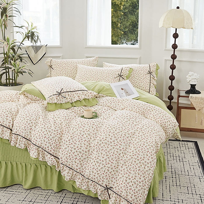 91家纺网 家纺一手货源 找家纺 卡迪亚家纺 2025新款轻氧棉小碎花韩式花边床盖 花漾