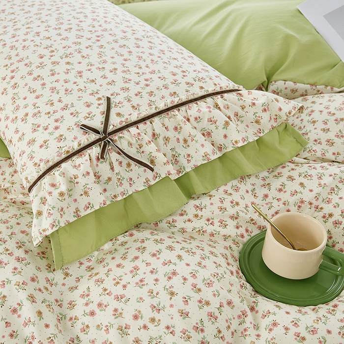 91家纺网 家纺一手货源 找家纺 卡迪亚家纺 2025新款轻氧棉小碎花韩式花边床盖 花漾