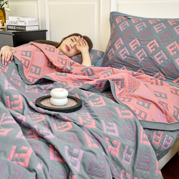 91家纺网 家纺一手货源 找家纺 棠薇家纺 2025新款60S长绒棉纯棉纱布毛巾被 灵动旋律