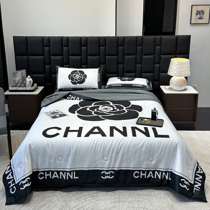 91家纺网 家纺一手货源 找家纺 （总）奥汀洛家纺 2025新款数码印花大版水洗真丝冰丝天丝夏被四件套