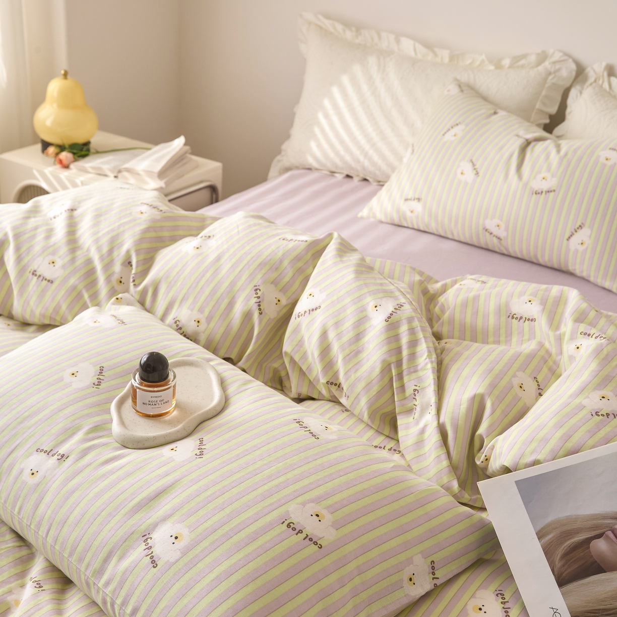 91家纺网 家纺一手货源 找家纺 嘉汀兰家居 2025新款圆角花边款全棉纯棉A类母婴级有氧全棉双层纱亲肤全棉小清新印花四件套 卷毛狗狗