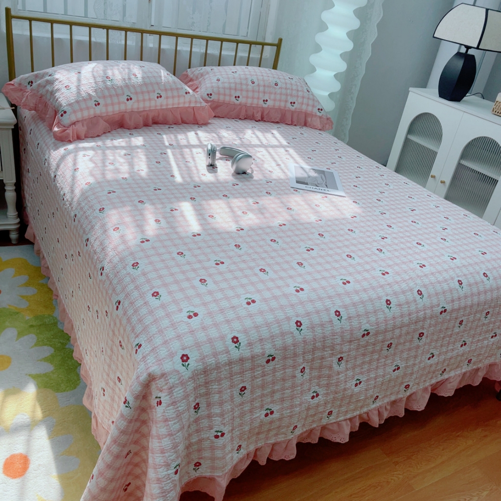 91家纺网 家纺一手货源 找家纺 暖居 2025春夏款高温砂洗棉花床盖三件套被套四件套同款纯棉夏被空调被四季 樱桃格子粉