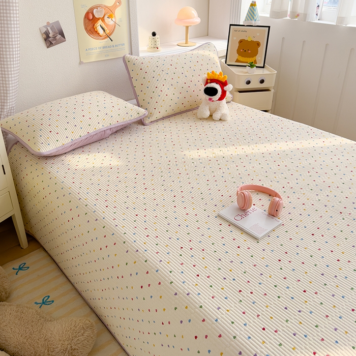 91家纺网 家纺一手货源 找家纺 赫梵茜 2025新款有氧针织双层纱单床盖床盖三件套床盖四件套 彩色心心