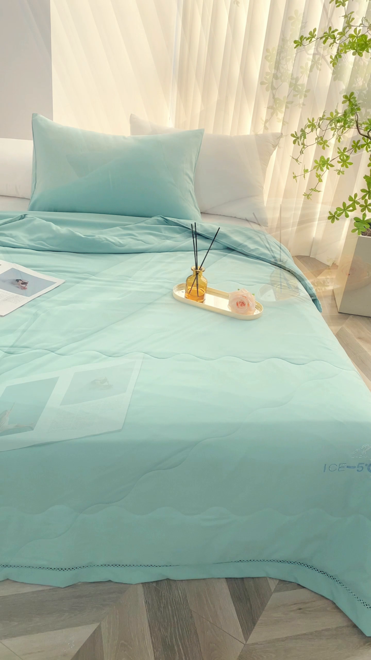 91家纺网 家纺一手货源 找家纺 优姿2025新款云柔棉大豆镂空烫钻夏被被子被芯 蓝色