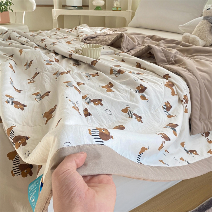 91家纺网 家纺一手货源 找家纺 梵蒂莎 2025云朵棉棉花夏被快乐小狗