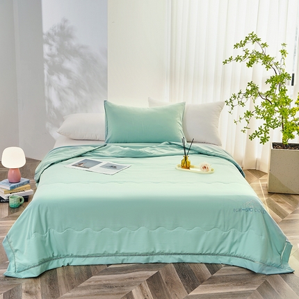 91家纺网 家纺一手货源 找家纺 优姿2025新款云柔棉大豆镂空烫钻夏被被子被芯 蓝色