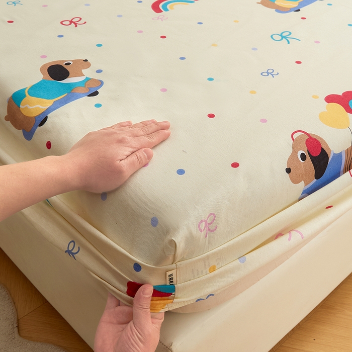 91家纺网 家纺一手货源 找家纺 棉乐町家居 2025新款锦柔老粗布印花床笠 小狗乐园