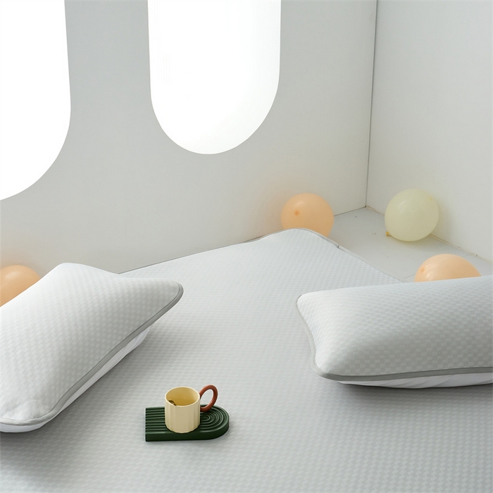 91家纺网 家纺一手货源 找家纺 凌云家纺 2025年爆款新品100%锦纶冰丝凉感三明治凉席 灰色