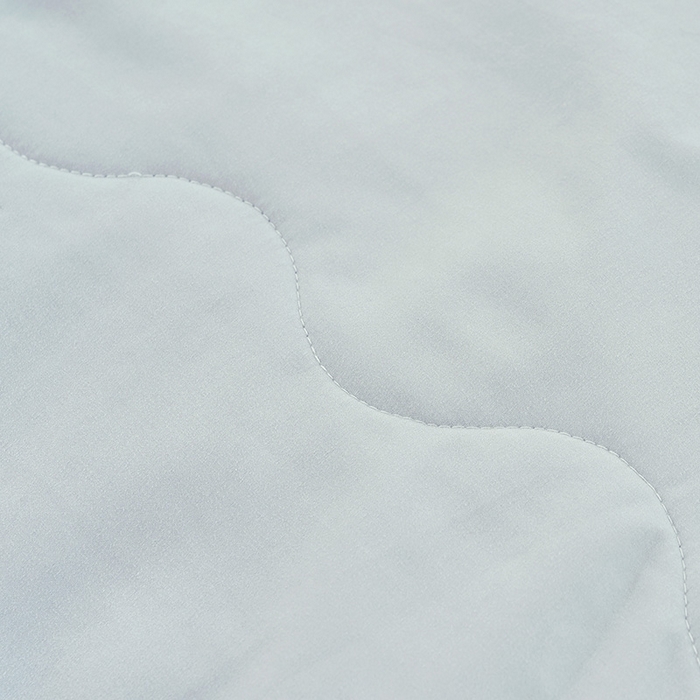 91家纺网 家纺一手货源 找家纺 优姿2025新款云柔棉大豆镂空烫钻夏被被子被芯 灰色