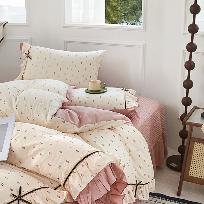 91家纺网 家纺一手货源 找家纺 卡迪亚家纺 2025新款轻氧棉小碎花韩式花边床盖 花音