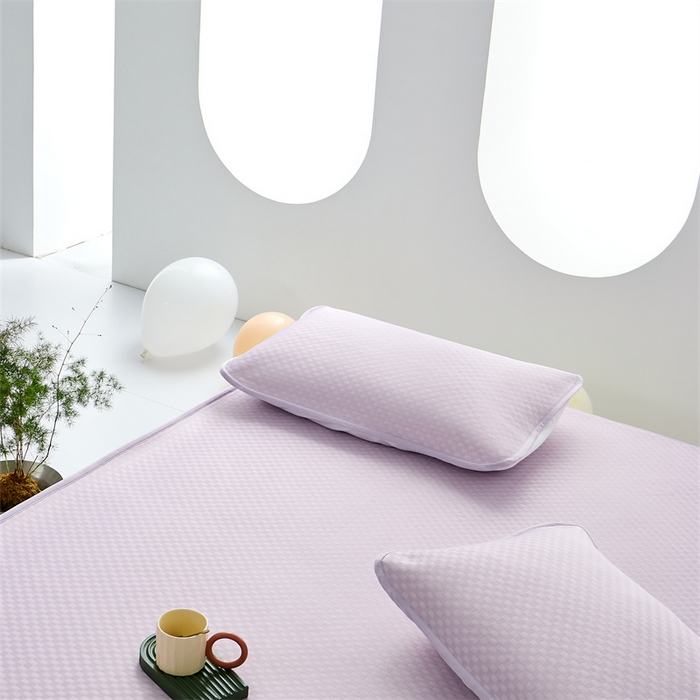 91家纺网 家纺一手货源 找家纺 凌云家纺 2025年爆款新品100%锦纶冰丝凉感三明治凉席 紫色