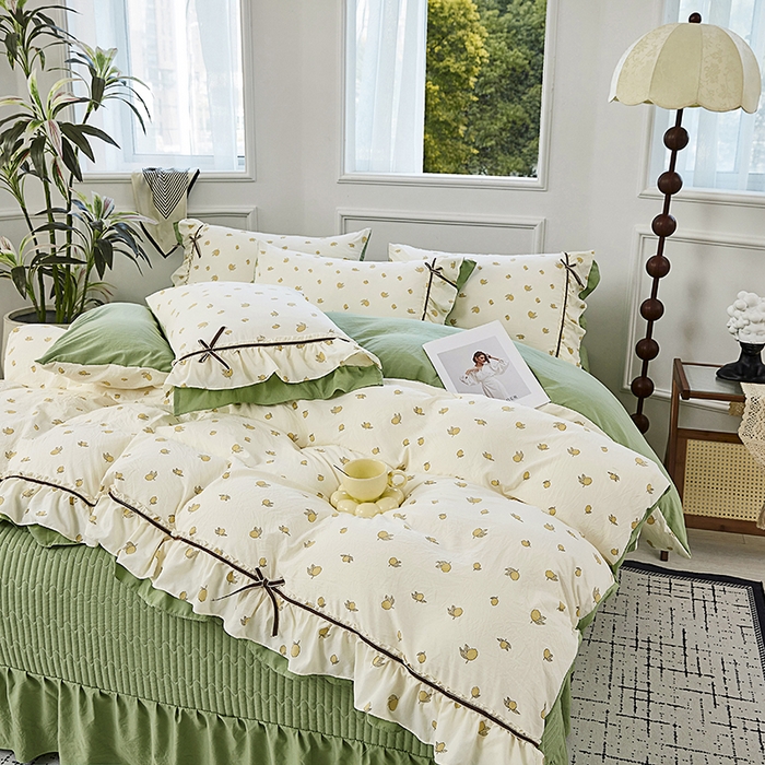 91家纺网 家纺一手货源 找家纺 卡迪亚家纺 2025新款轻氧棉小碎花韩式花边床盖 青柠