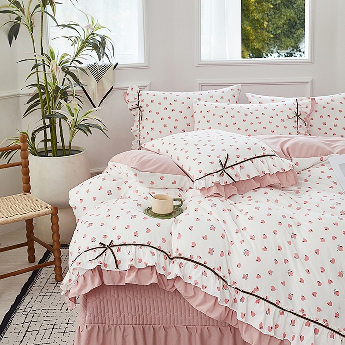 91家纺网 家纺一手货源 找家纺 卡迪亚家纺 2025新款轻氧棉小碎花韩式花边床盖 悦动