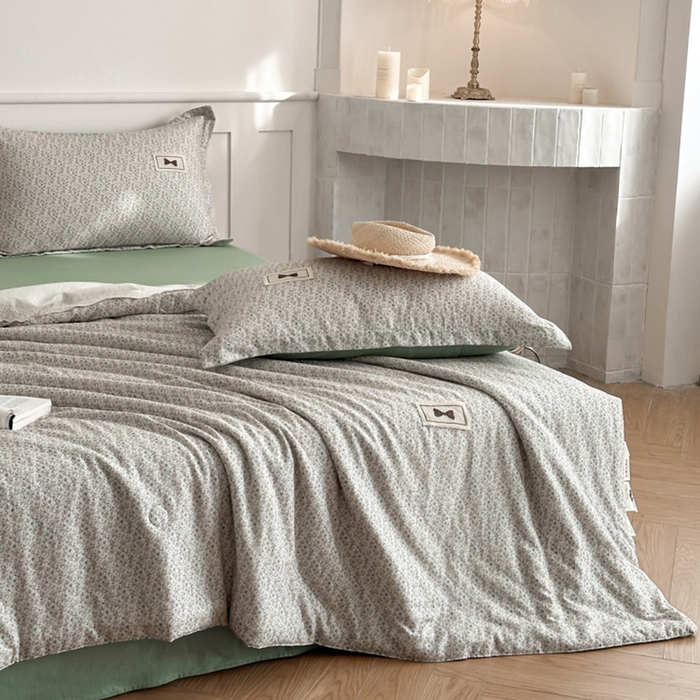 91家纺网 家纺一手货源 找家纺 帕拉美拉 2025新款全棉双层纱玉米聚乳酸夏被春秋被冬被玉米被 三件套四件套 春日初妆（米）