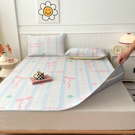 91家纺网 家纺一手货源 找家纺 柏薇 2025新款三明治网眼印花凉席套件 蝴蝶结