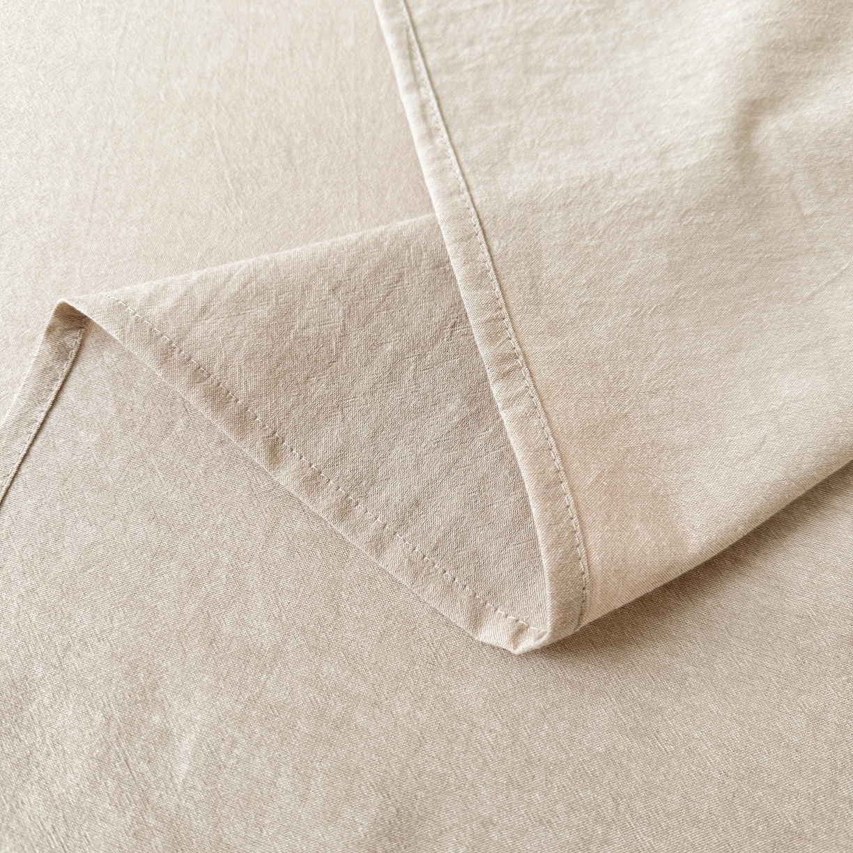 91家纺网 家纺一手货源 找家纺 嘉汀兰家居  2025新款A类母婴级有氧全棉色织水洗棉小清新印花床单单品单床单床单单件 深驼