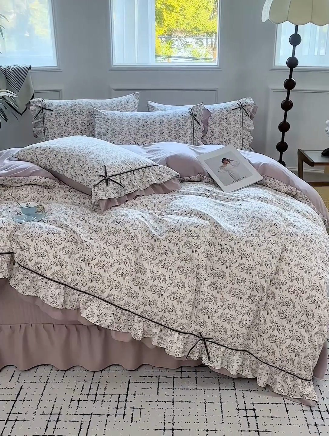 91家纺网 家纺一手货源 找家纺 卡迪亚家纺 2025新款轻氧棉小碎花韩式花边床盖 紫馨