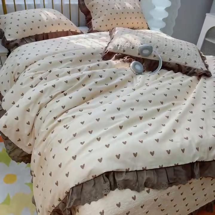 91家纺网 家纺一手货源 找家纺 暖居 2025春夏款高温砂洗棉花床盖三件套被套四件套同款纯棉夏被空调被四季 爱心卡