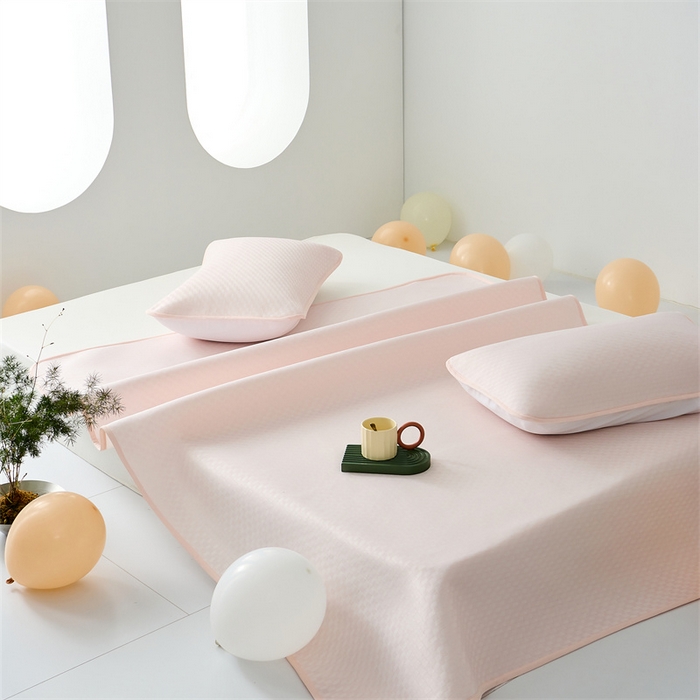 91家纺网 家纺一手货源 找家纺 凌云家纺 2025年爆款新品100%锦纶冰丝凉感三明治凉席 粉色