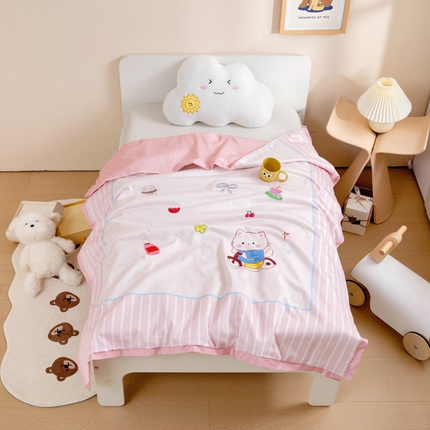 91家纺网 家纺一手货源 找家纺 御棉坊 2025新款60长绒棉数码印花夏被夏凉被空调被 骑车小猫