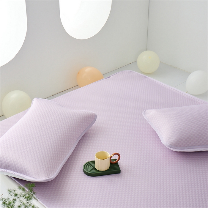 91家纺网 家纺一手货源 找家纺 凌云家纺 2025年爆款新品100%锦纶冰丝凉感三明治凉席 紫色