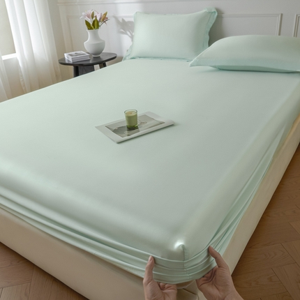 91家纺网 家纺一手货源 找家纺 涵宸2025新款天丝-天丝棉-纯色单床笠-场景1 床笠-空绿