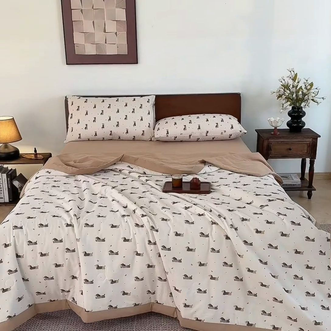 91家纺网 家纺一手货源 找家纺 吾诺 2025 全棉印花单层纱大豆夏被四件套夏凉被空调被子被芯全棉夏被 腊肠小狗