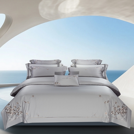 91家纺网 家纺一手货源 找家纺 诗黛尔 2025春夏新品 长绒棉刺绣四件套 安格斯系列 安格斯-绅士灰