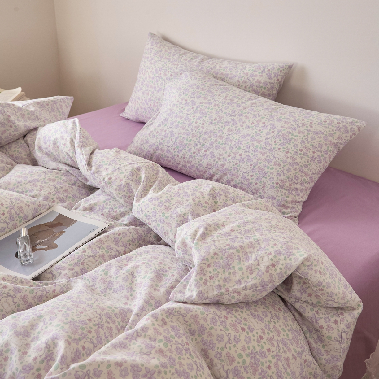 91家纺网 家纺一手货源 找家纺 嘉汀兰家居 2025新款圆角花边款全棉纯棉A类母婴级有氧全棉双层纱亲肤全棉小清新印花四件套 春意