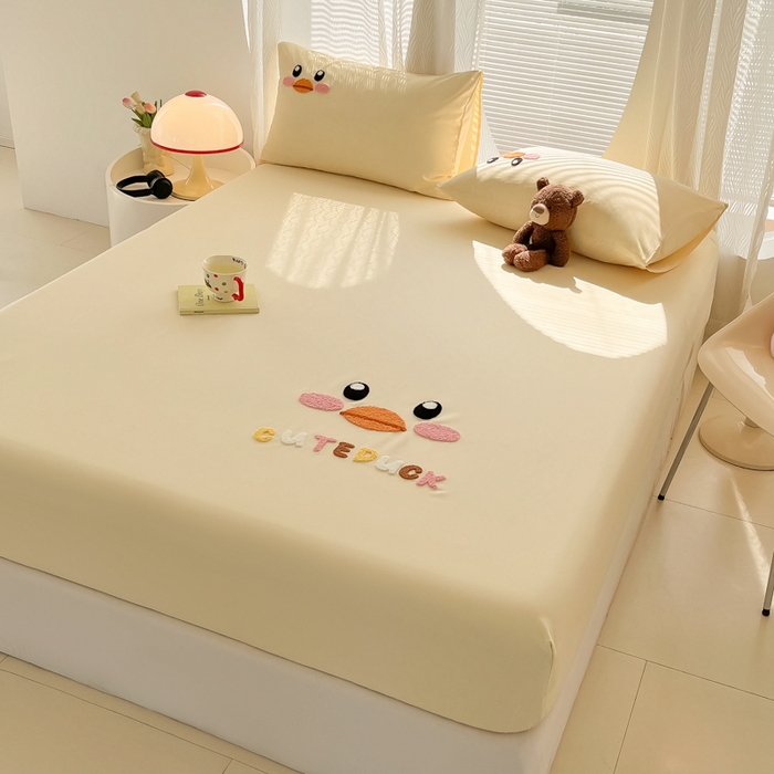 91家纺网 家纺一手货源 找家纺 眠帛家居 2025新款A类水洗棉卡通毛巾绣单床笠 鸭鸭