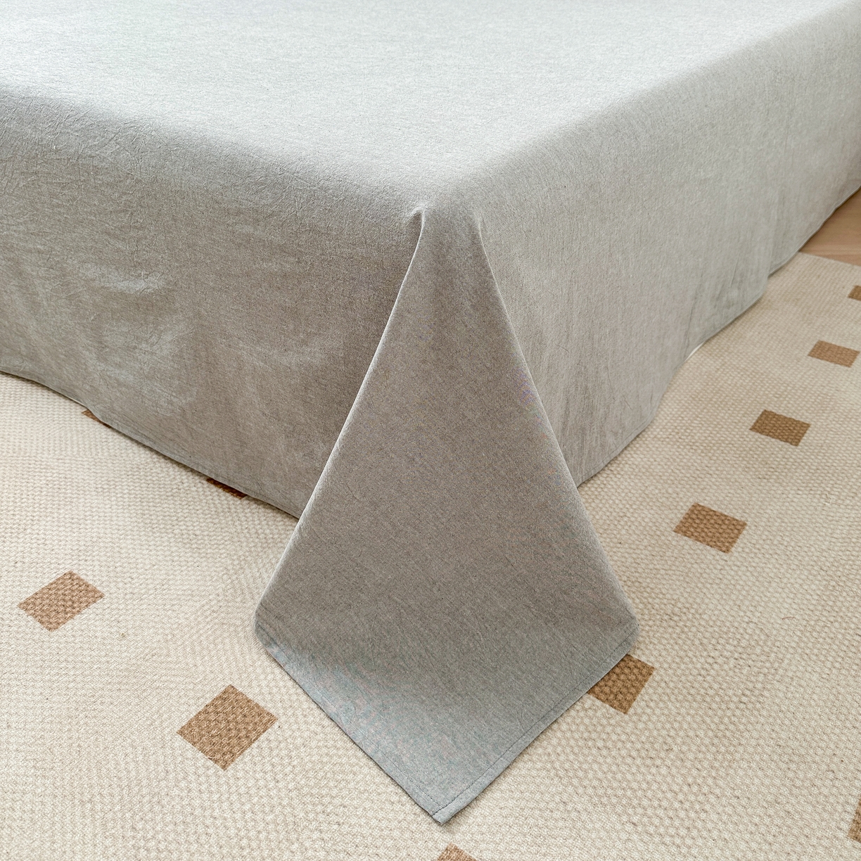 91家纺网 家纺一手货源 找家纺 嘉汀兰家居  2025新款A类母婴级有氧全棉色织水洗棉小清新印花床单单品单床单床单单件 冰山灰