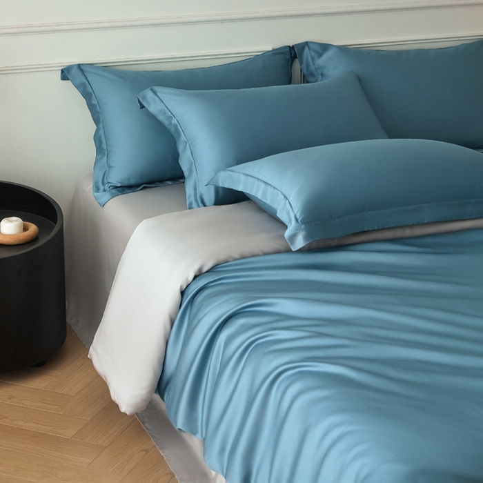 91家纺网 家纺一手货源 找家纺 涵宸2025新款天丝-天丝棉-纯色四件套-场景1 星耀兰+时尚灰