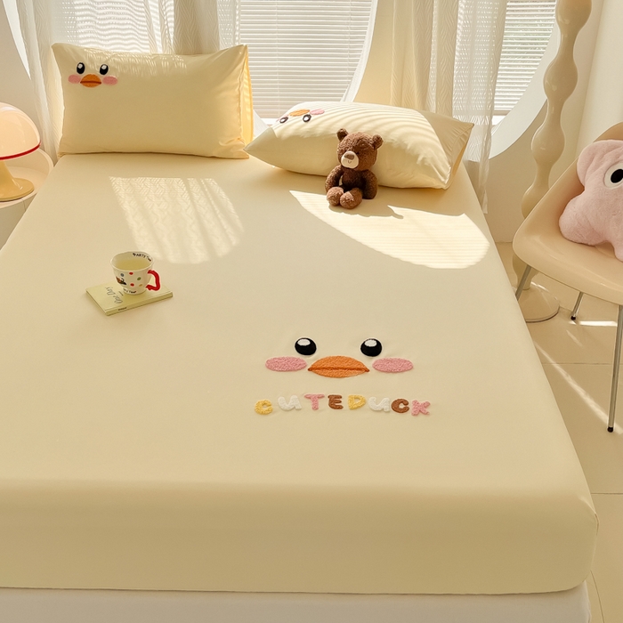 91家纺网 家纺一手货源 找家纺 眠帛家居 2025新款A类水洗棉卡通毛巾绣单床笠 鸭鸭