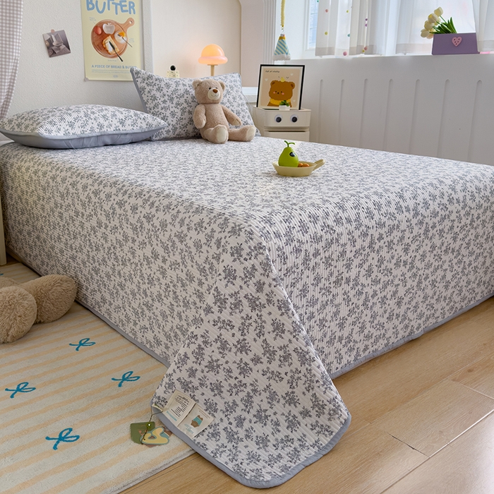 91家纺网 家纺一手货源 找家纺 赫梵茜 2025新款有氧针织双层纱单床盖床盖三件套床盖四件套 萱花 -灰