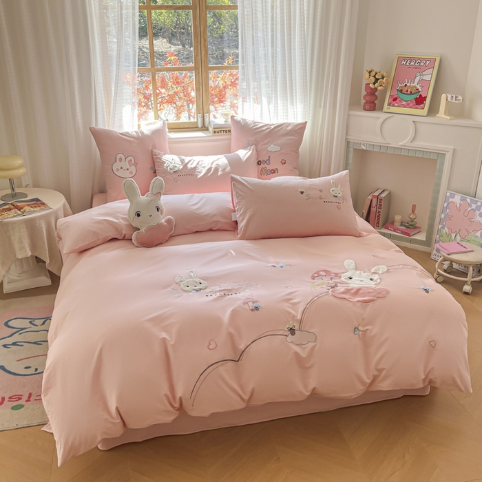 91家纺网 家纺一手货源 找家纺 （总）恋绒2025新款亲肤全棉水洗棉纯棉贴布绣立体刺绣四件套系列—暗合款（提供买家秀）（送同款抱枕）