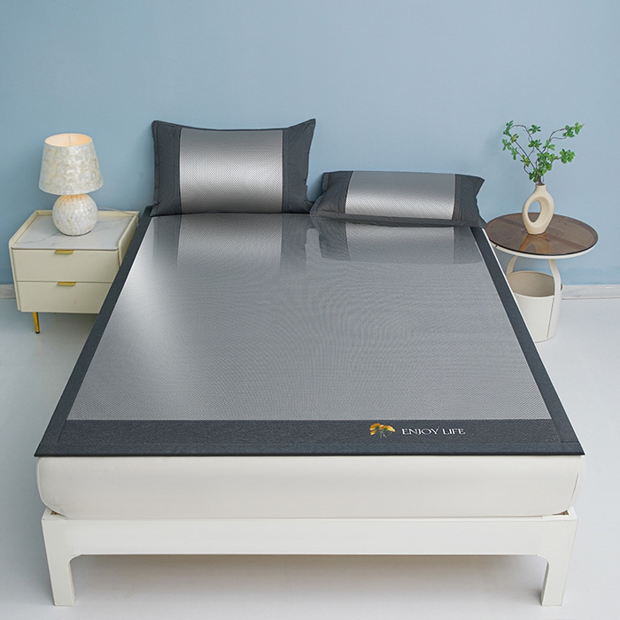 91家纺网 家纺一手货源 找家纺 能好家纺 2025新款三明治冰藤席凉席小米花系列 灰色