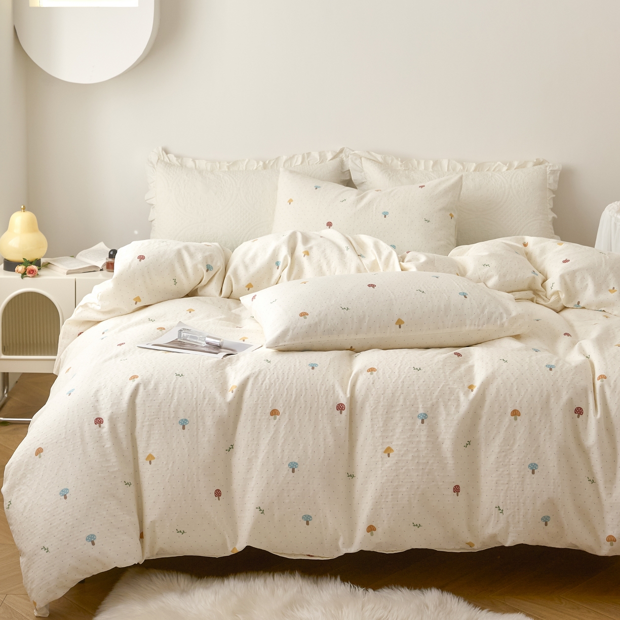 91家纺网 家纺一手货源 找家纺 嘉汀兰家居 2025新款圆角花边款全棉纯棉A类母婴级有氧全棉双层纱亲肤全棉小清新印花四件套 蘑菇乐园